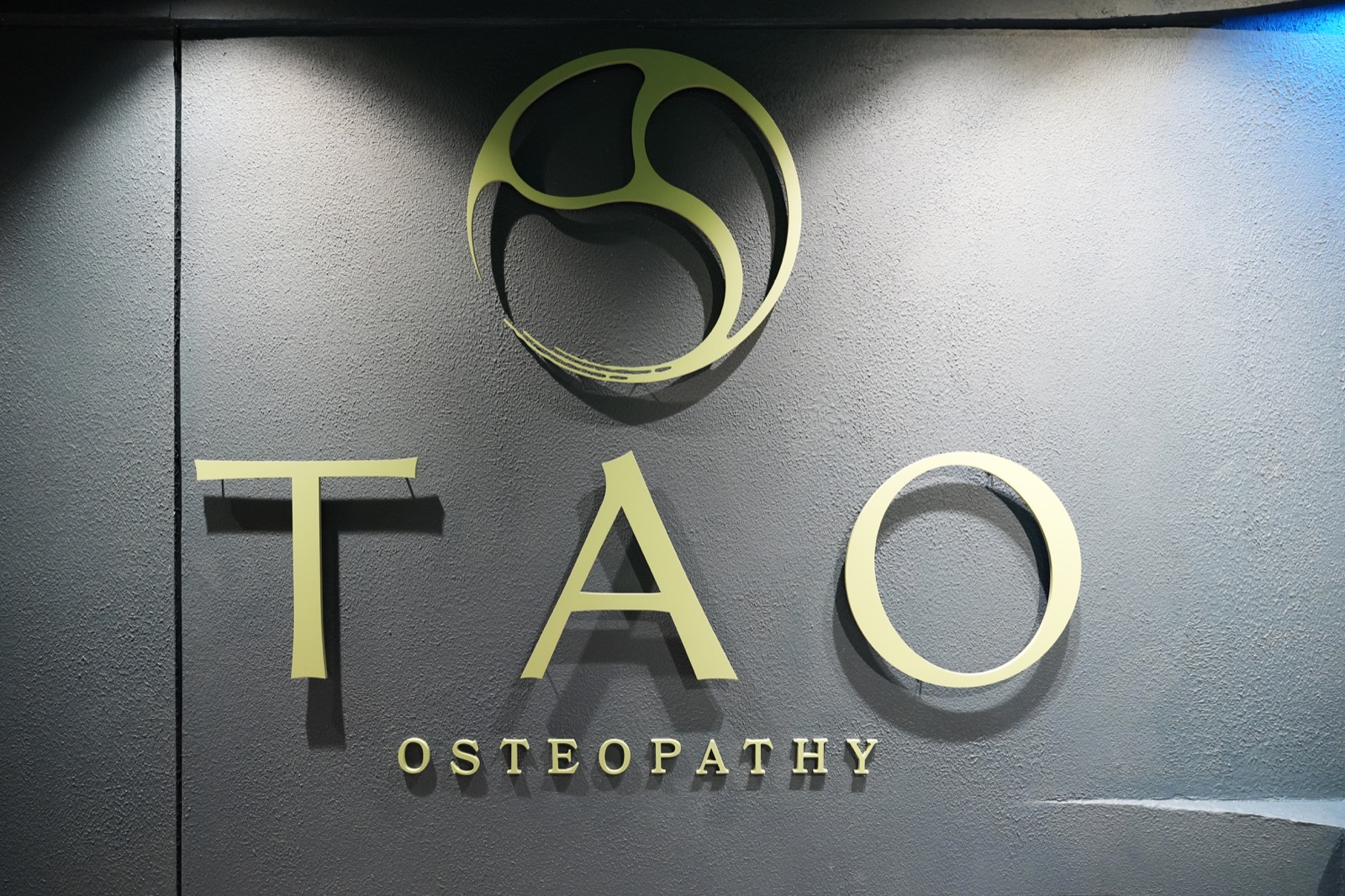 TAO Osteopathy treatment room in Central, Hong Kong