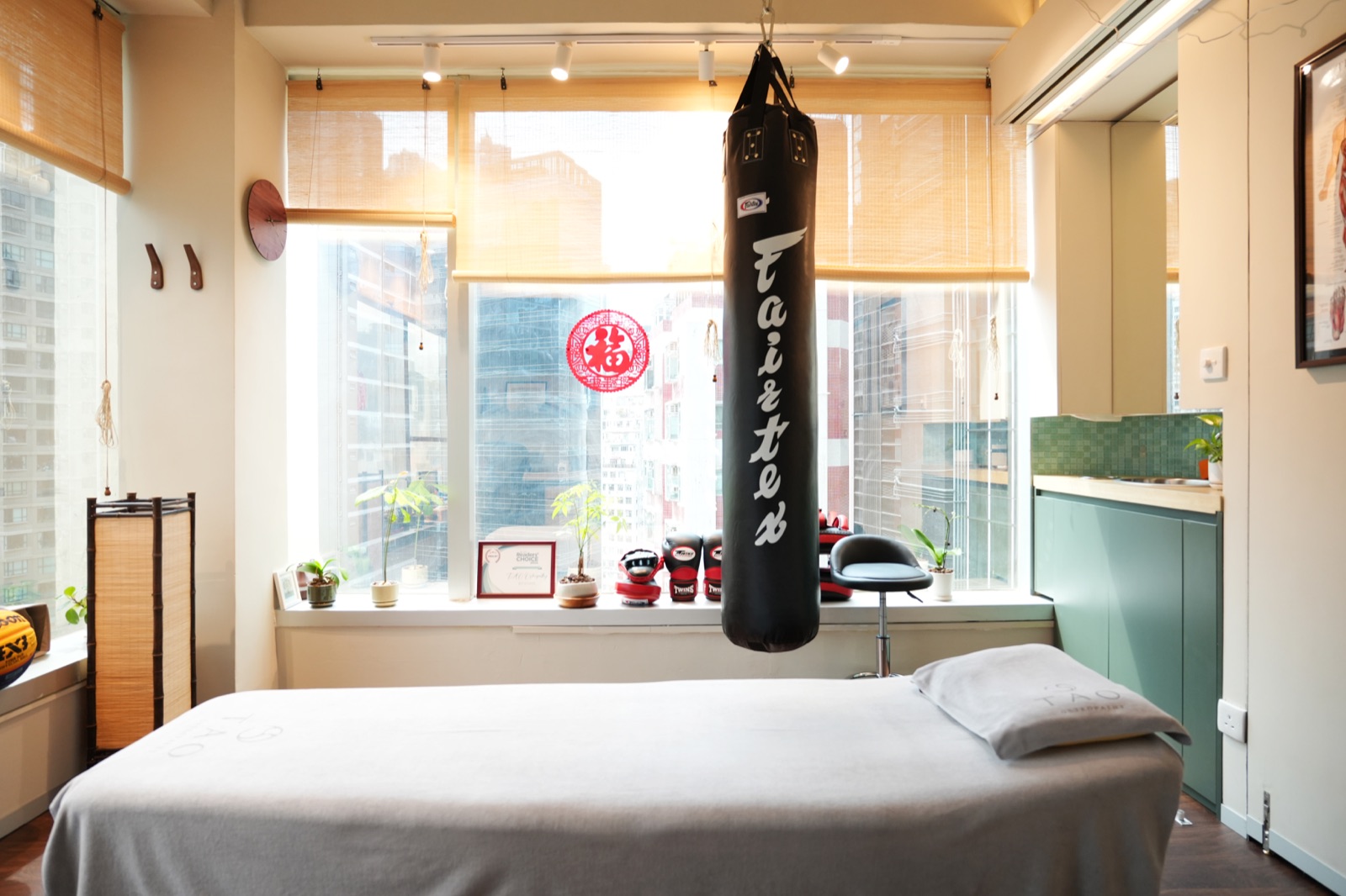 TAO Osteopathy treatment room in Central, Hong Kong
